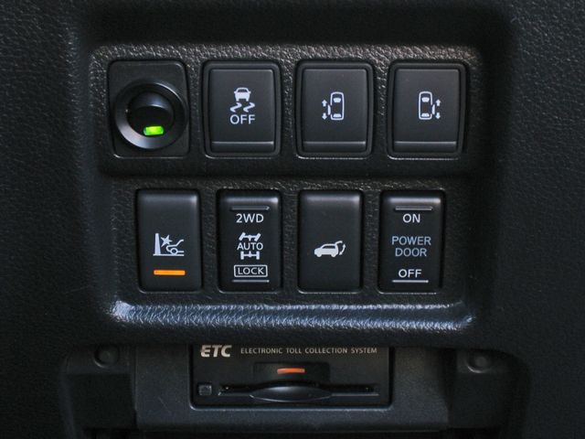 Nissan ELGRAND 2017-06 3230-17