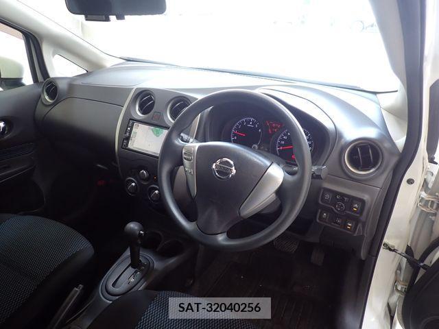 Nissan NOTE 2016-09 349961-1