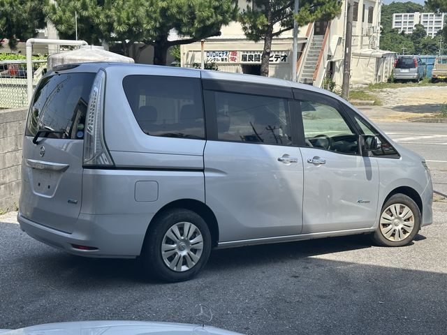 Nissan SERENA 2014-03 22998-3