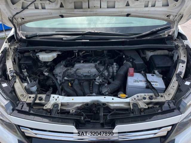 Toyota VOXY 2014-04 370354-19