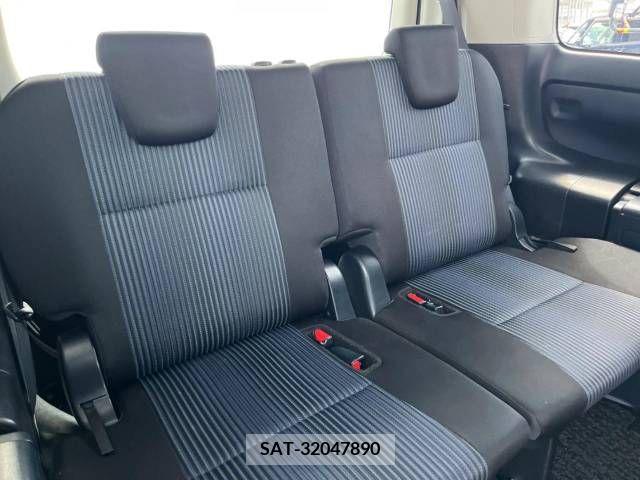 Toyota VOXY 2014-04 370354-10