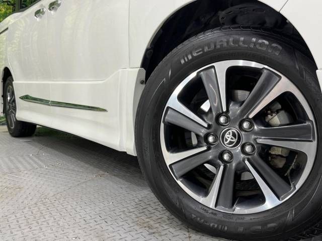 Toyota VOXY 2019-09 184928-15