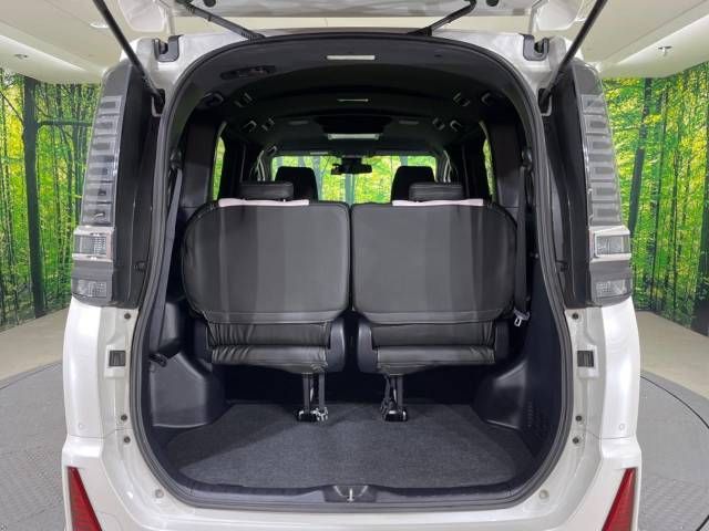 Toyota VOXY 2019-09 184928-12