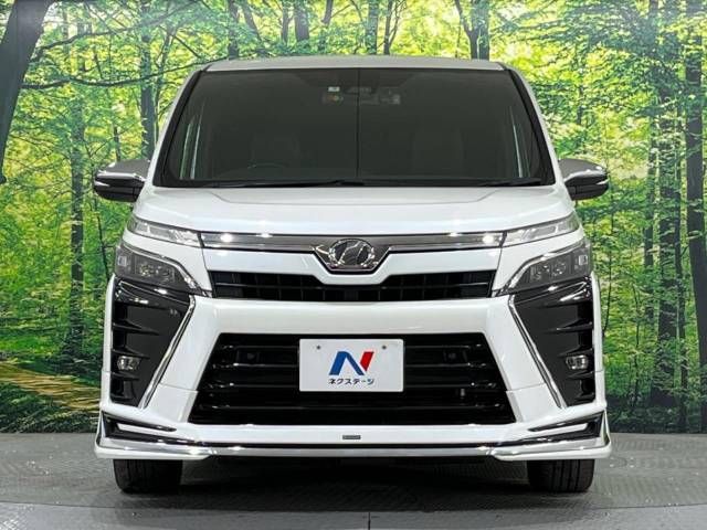 Toyota VOXY 2019-09 184928-16