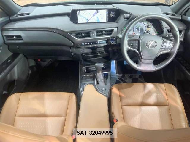 Lexus UX 2020-03 275927-1