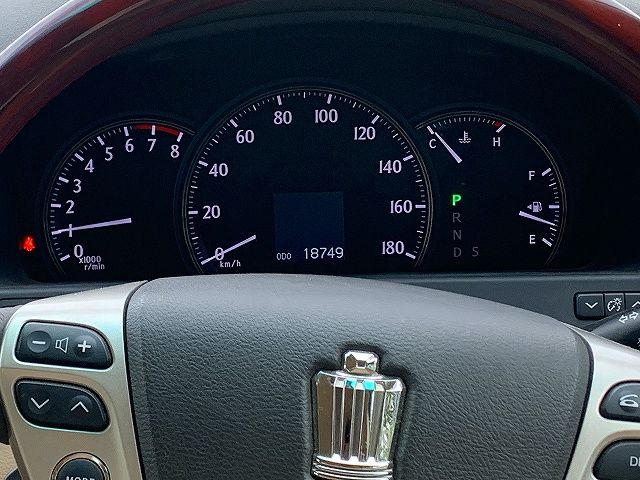 Toyota CROWN SEDAN 2011-02 17005-7