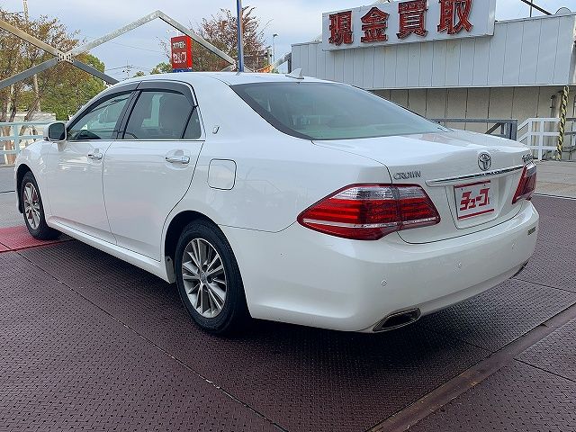 Toyota CROWN SEDAN 2011-02 17005-8