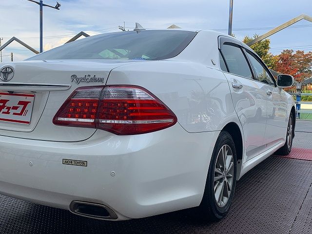 Toyota CROWN SEDAN 2011-02 17005-27