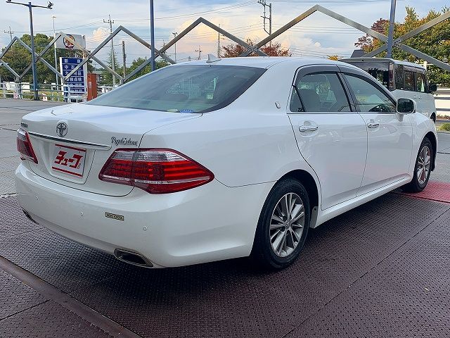 Toyota CROWN SEDAN 2011-02 17005-2