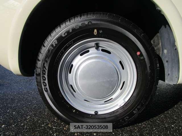 Nissan PAO 1989-09 224081-11