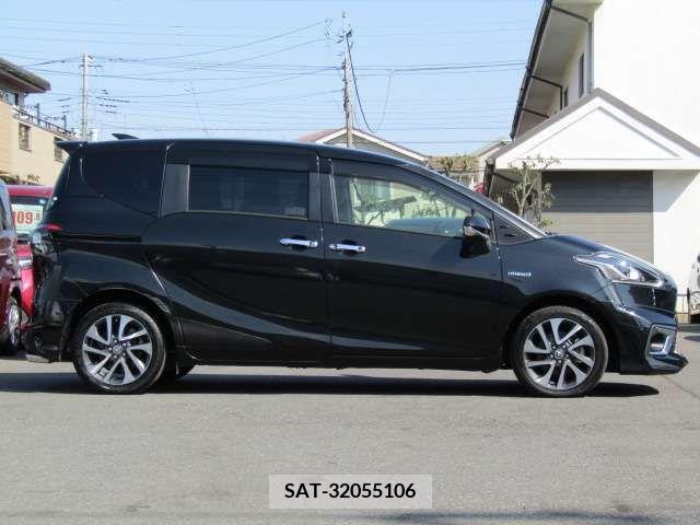 Toyota SIENTA 2015-07 222311-3