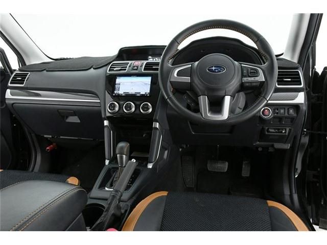 Subaru FORESTER 2017-08 17673-8