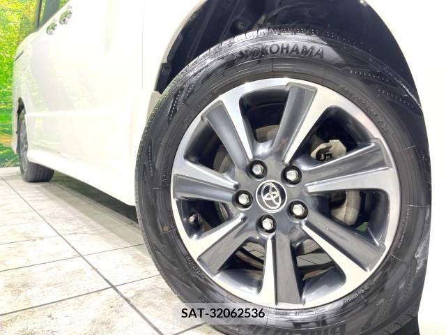 Toyota VOXY 2020-01 384660-13