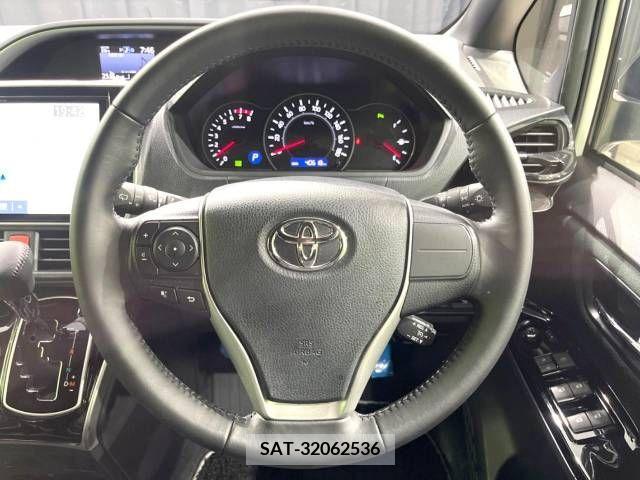 Toyota VOXY 2020-01 384660-11