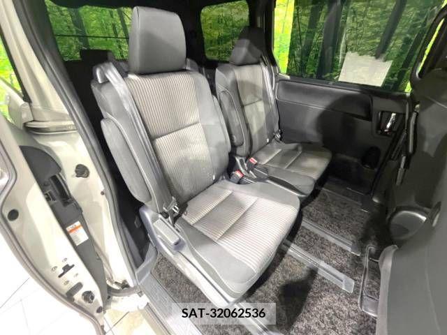 Toyota VOXY 2020-01 384660-9