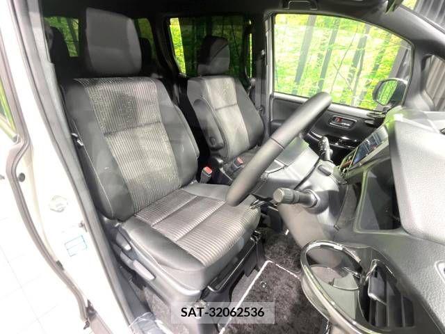 Toyota VOXY 2020-01 384660-8