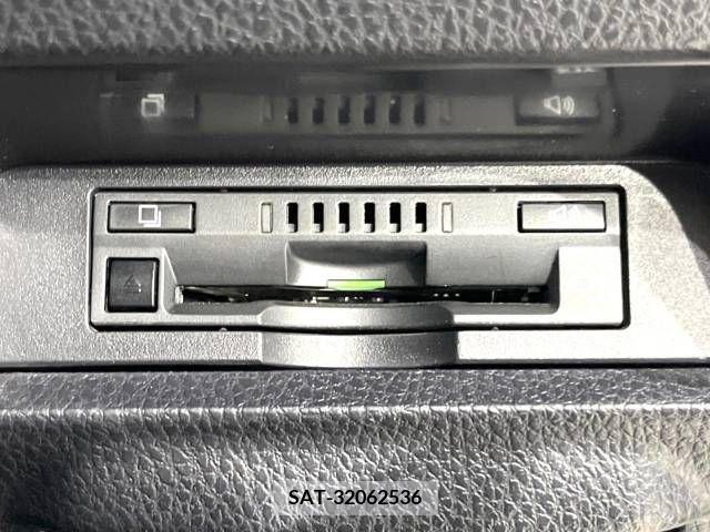 Toyota VOXY 2020-01 384660-7