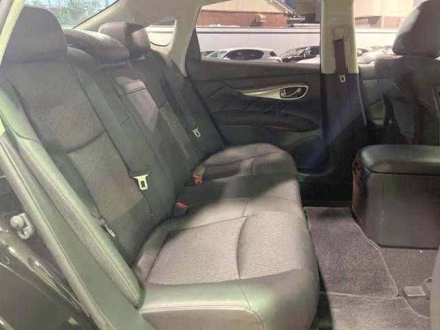 Nissan FUGA 2015-03 12706-11