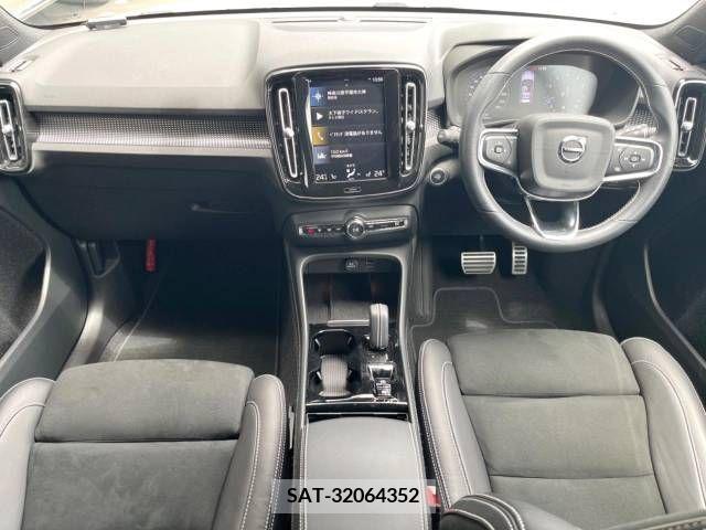 Volvo XC40 2021-03 288797-1
