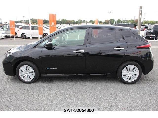 Nissan LEAF 2018-08 205203-8
