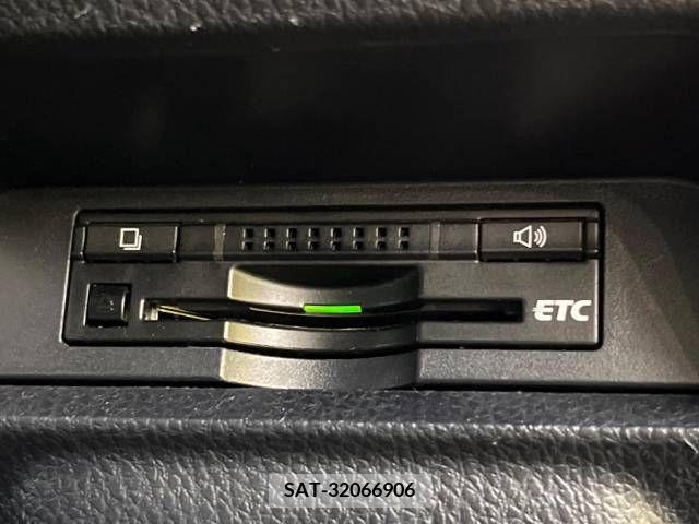 Toyota VOXY 2014-08 321407-6