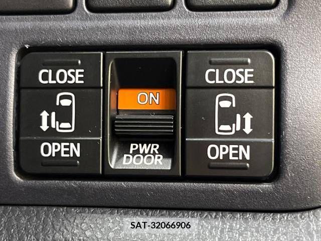 Toyota VOXY 2014-08 321407-3
