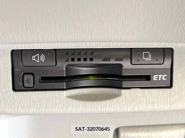 Toyota PRIUS 2012-02 322119-5