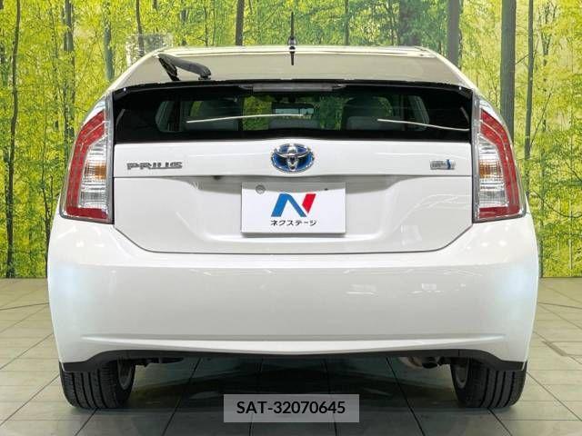 Toyota PRIUS 2012-02 322119-15