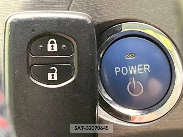 Toyota PRIUS 2012-02 322119-4