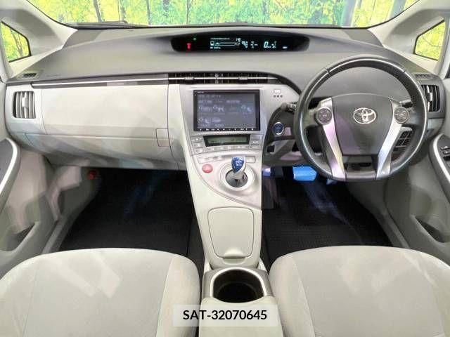 Toyota PRIUS 2012-02 322119-1