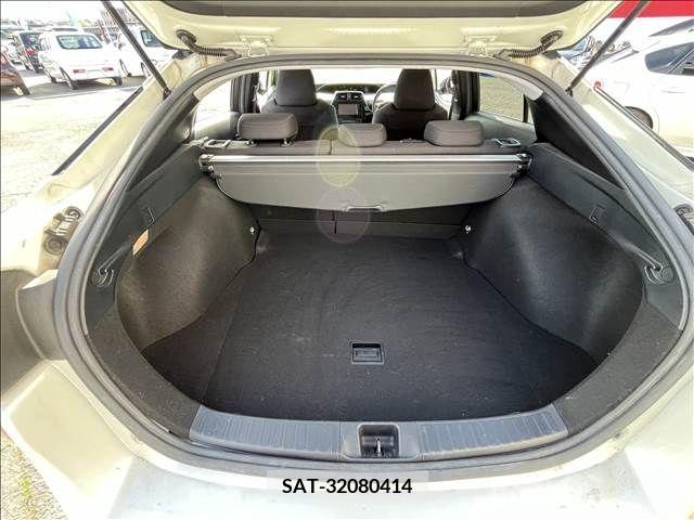 Toyota PRIUS 2016-08 281823-8