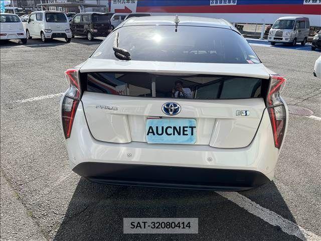 Toyota PRIUS 2016-08 281823-4