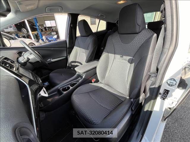 Toyota PRIUS 2016-08 281823-6