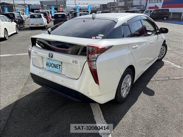 Toyota PRIUS 2016-08 281823-2