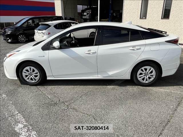 Toyota PRIUS 2016-08 281823-5