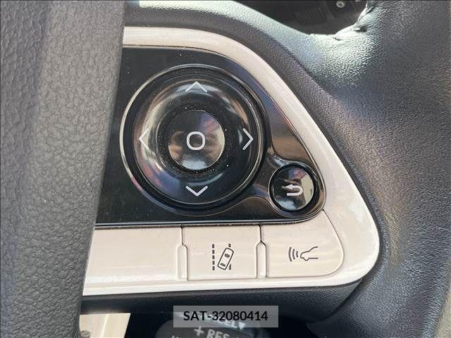 Toyota PRIUS 2016-08 281823-15
