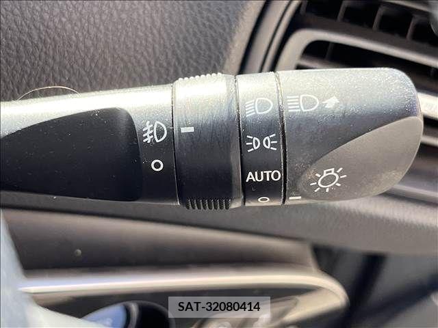 Toyota PRIUS 2016-08 281823-19