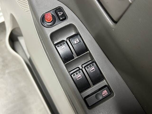 Daihatsu TANTO 2018-07 196003-5