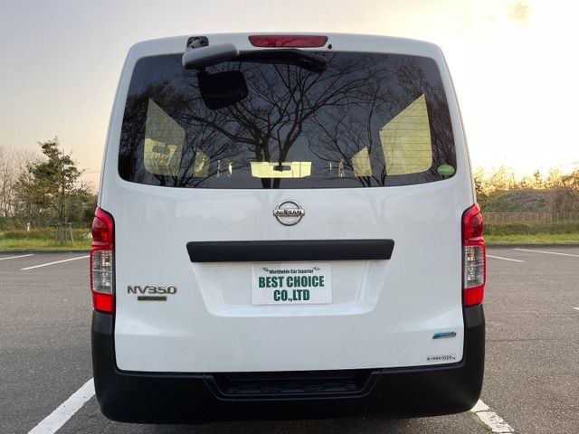 Nissan NV350 Caravan 2016-03 3865-6