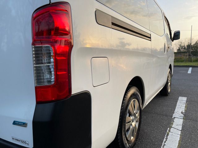 Nissan NV350 Caravan 2016-03 3865-19