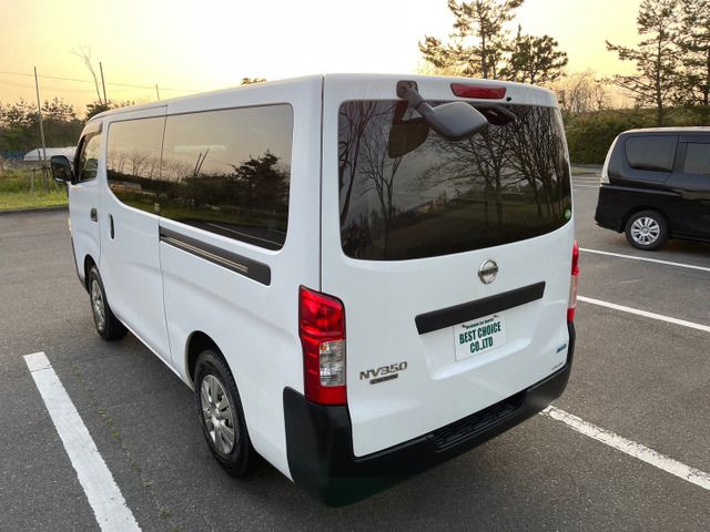 Nissan NV350 Caravan 2016-03 3865-12