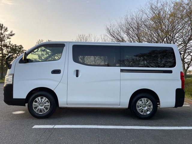 Nissan NV350 Caravan 2016-03 3865-8