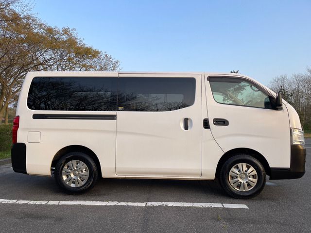 Nissan NV350 Caravan 2016-03 3865-7