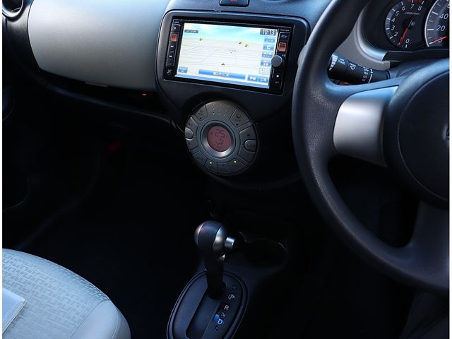 Nissan MARCH 2011-09 21877-3