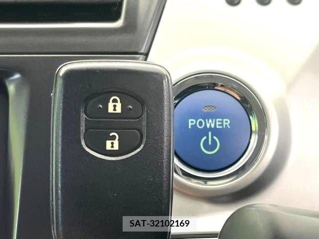 Toyota PRIUS ALPHA 2013-07 282466-5