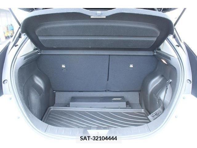 Nissan LEAF 2018-01 367073-16