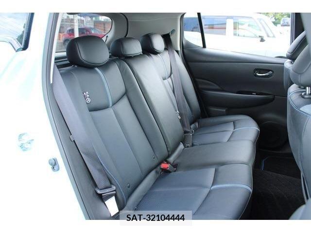 Nissan LEAF 2018-01 367073-13