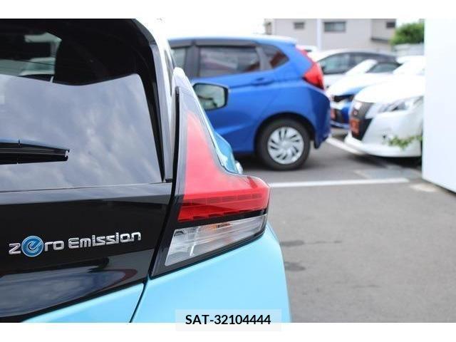 Nissan LEAF 2018-01 367073-11