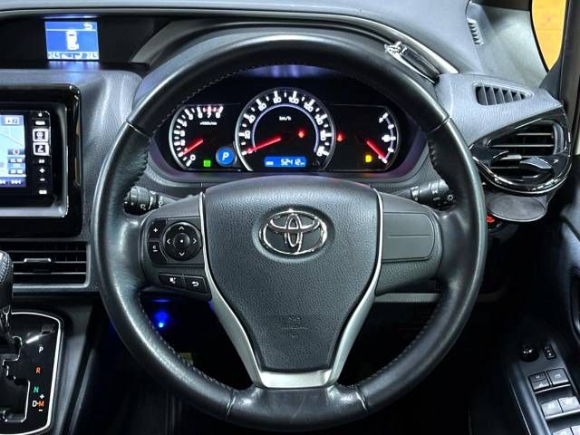 Toyota VOXY 2015-10 193044-11