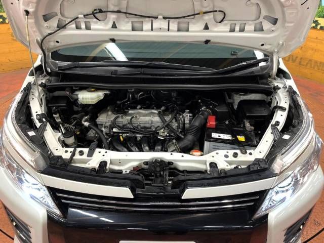 Toyota VOXY 2015-10 193044-18